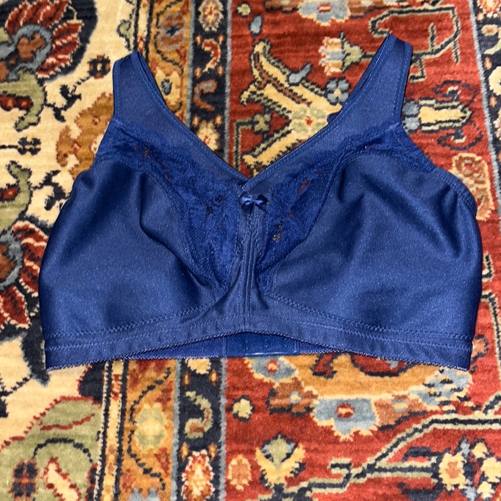 Glamorize MagicLift Original Wirefree Support Bra